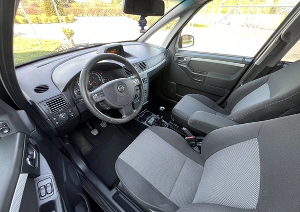 Opel Meriva cena 13900 przebieg: 195000, rok produkcji 2006 z Bieruń małe 232